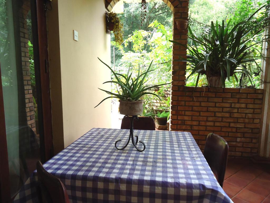 Green Woods Guest Kandy Luaran gambar