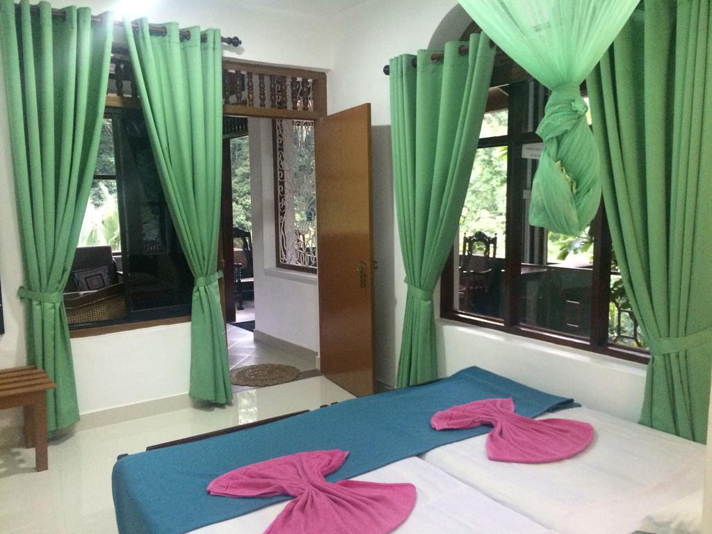 Green Woods Guest Kandy Luaran gambar