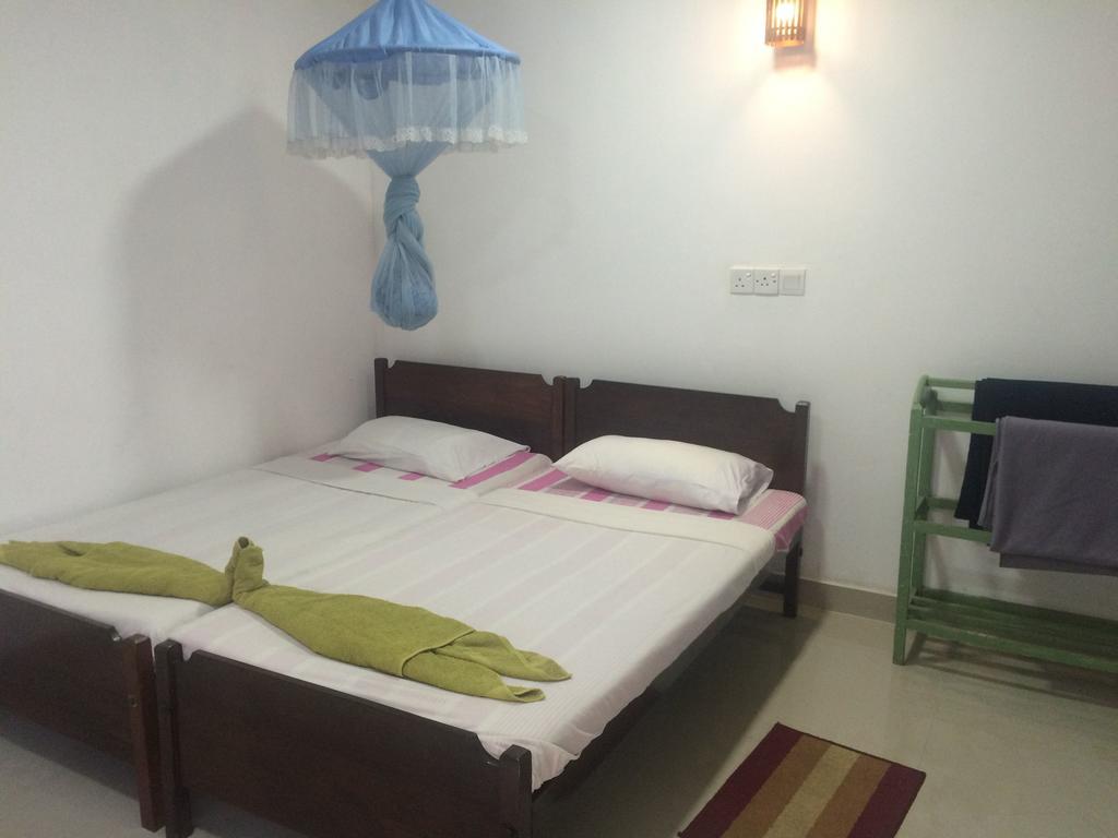 Green Woods Guest Kandy Luaran gambar