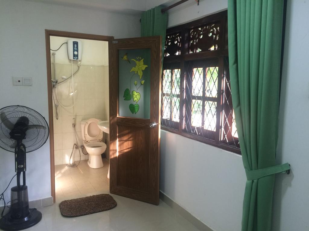 Green Woods Guest Kandy Luaran gambar