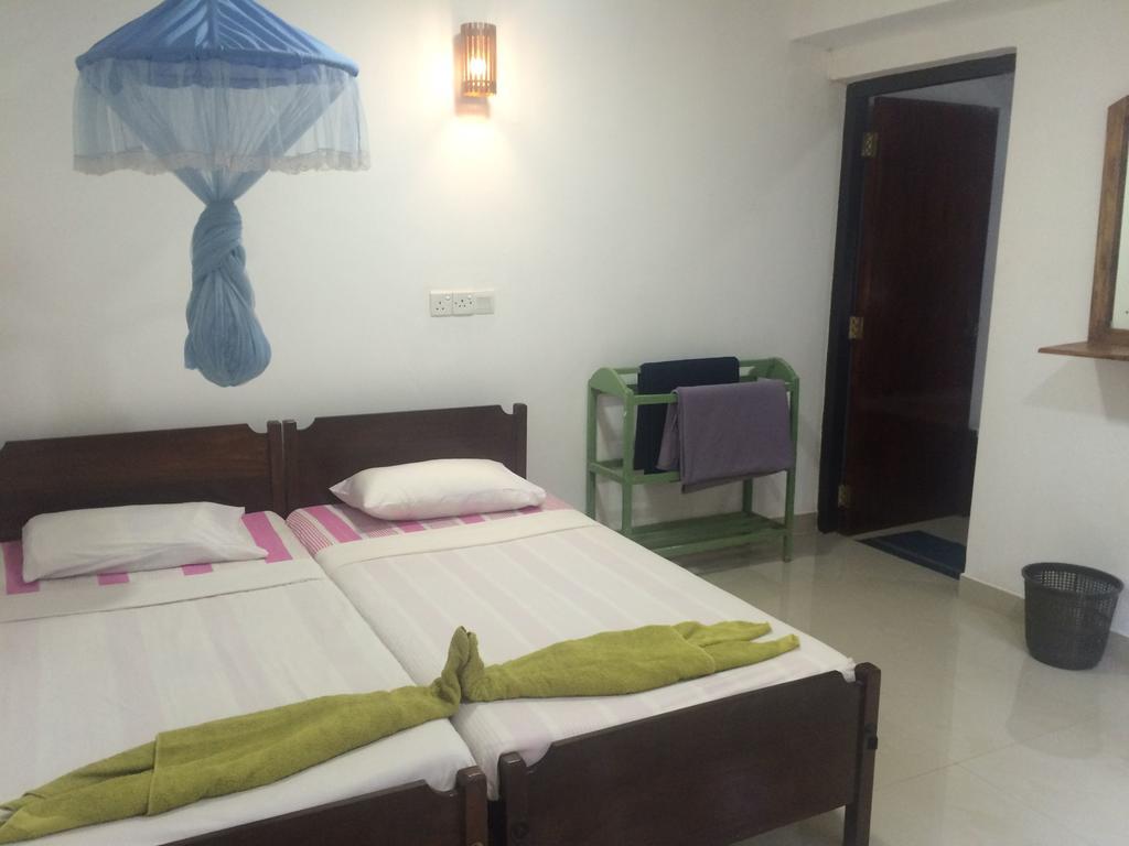 Green Woods Guest Kandy Luaran gambar