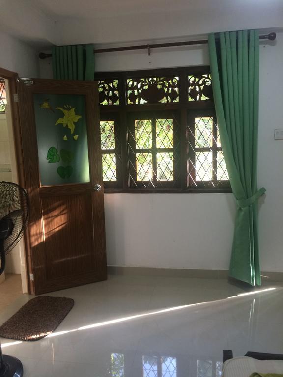 Green Woods Guest Kandy Luaran gambar