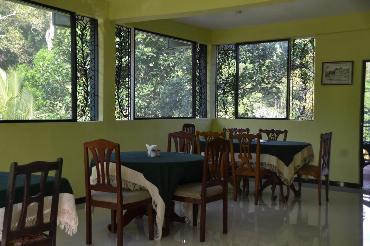 Green Woods Guest Kandy Luaran gambar
