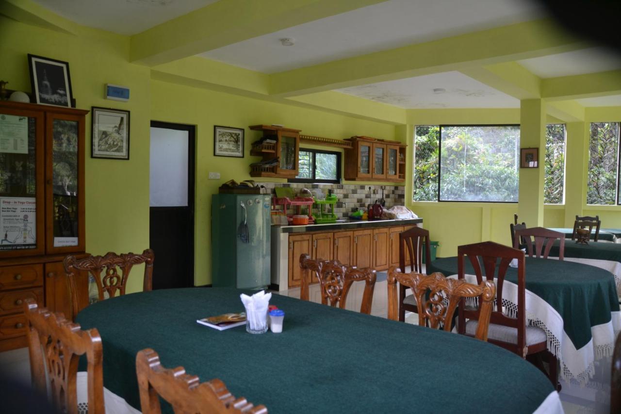 Green Woods Guest Kandy Luaran gambar