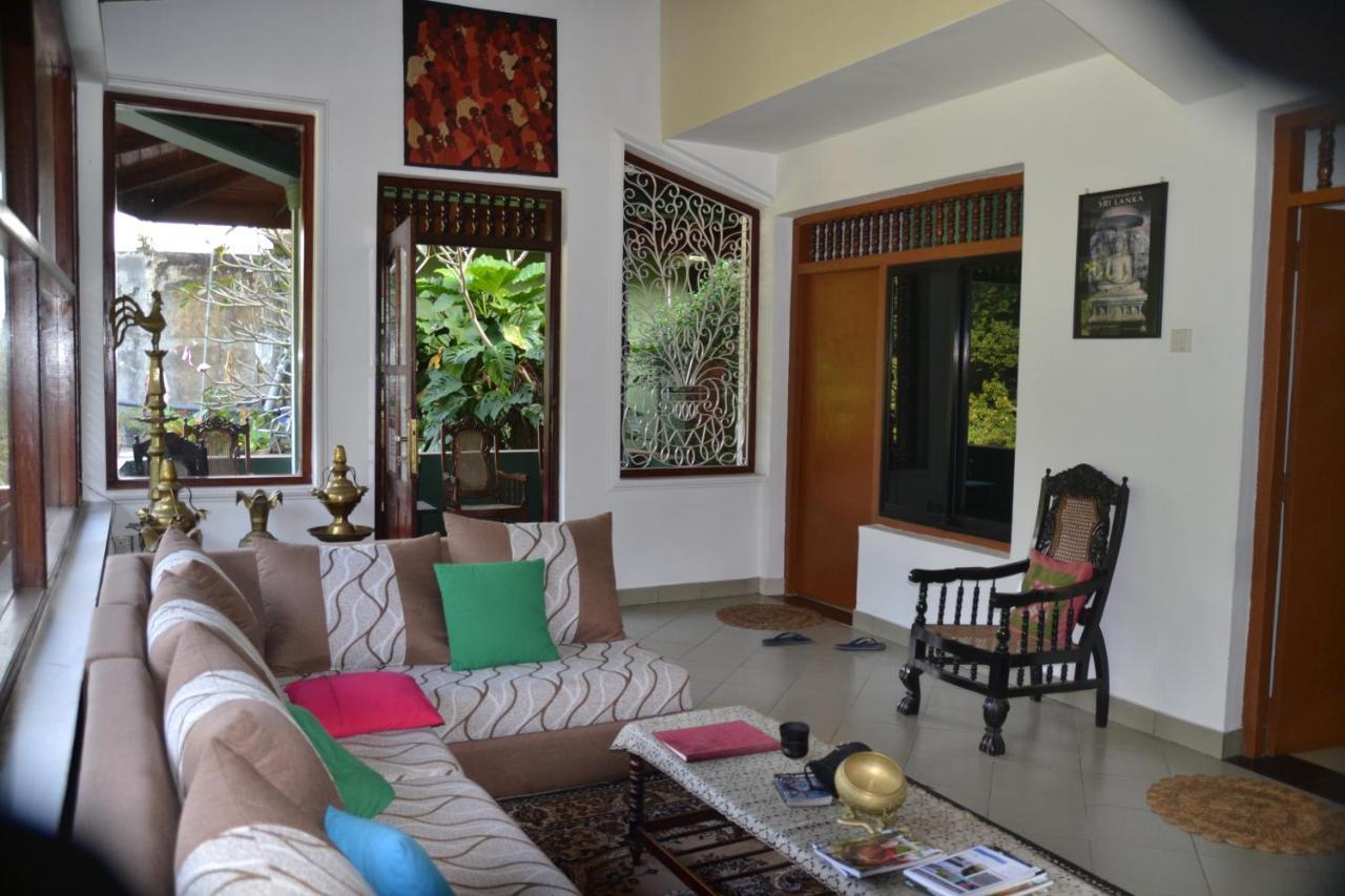 Green Woods Guest Kandy Luaran gambar