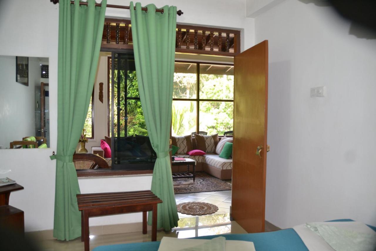 Green Woods Guest Kandy Luaran gambar