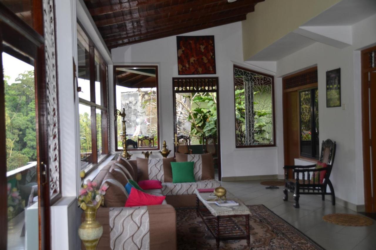 Green Woods Guest Kandy Luaran gambar
